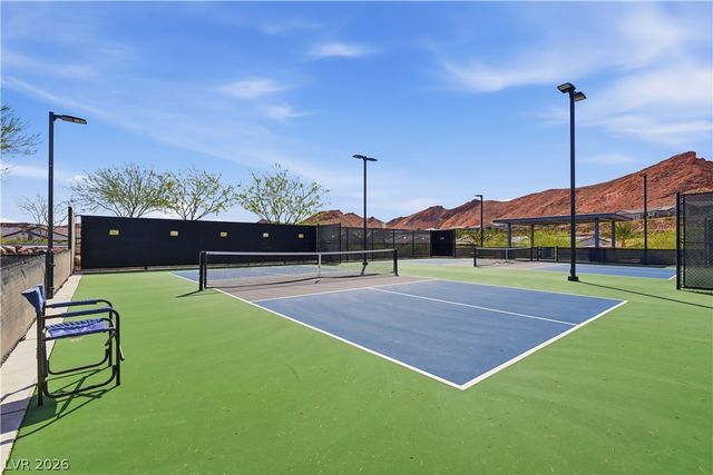 92 Lake Oasis Street, Henderson, NV 89011