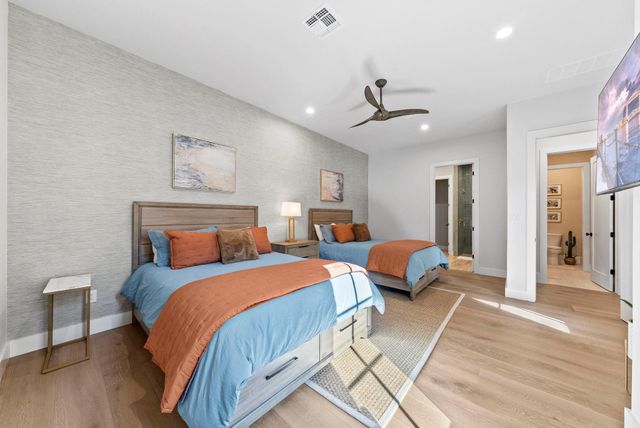 100 Encantada, Horseshoe Bay, TX 78657