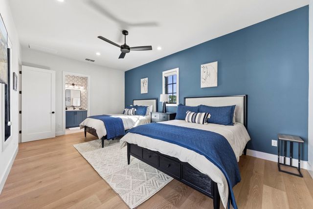 100 Encantada, Horseshoe Bay, TX 78657
