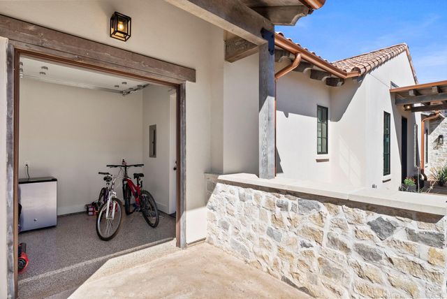 100 Encantada, Horseshoe Bay, TX 78657