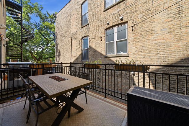 1856 W Superior Street, Chicago, IL 60622
