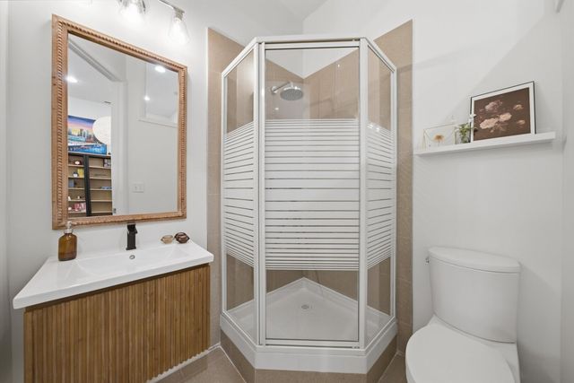 1856 W Superior Street, Chicago, IL 60622