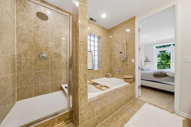1856 W Superior Street, Chicago, IL 60622