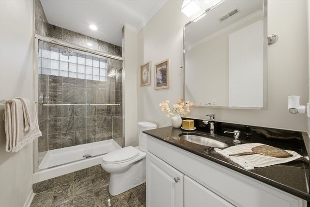 1856 W Superior Street, Chicago, IL 60622