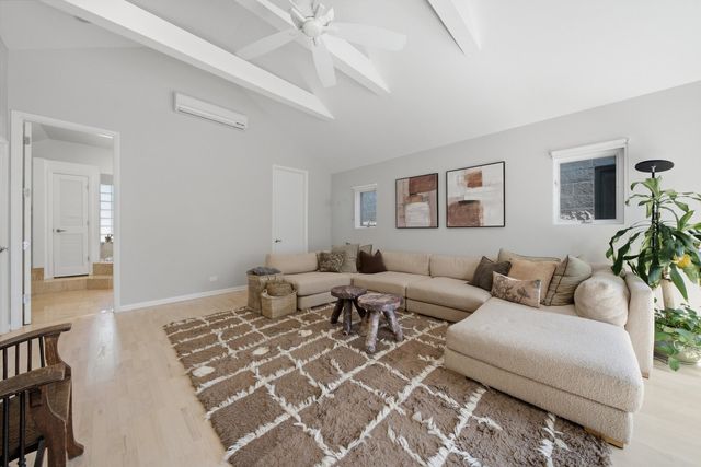 1856 W Superior Street, Chicago, IL 60622