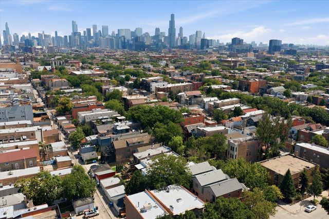 1856 W Superior Street, Chicago, IL 60622