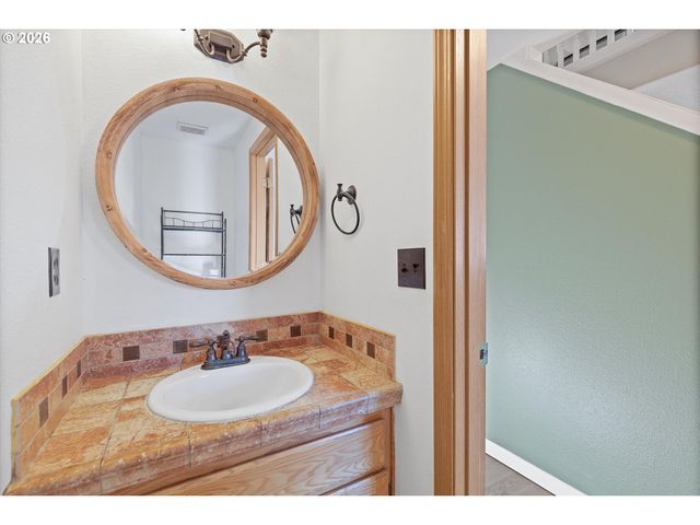 14142 Se BUSH St, Portland, OR 97236