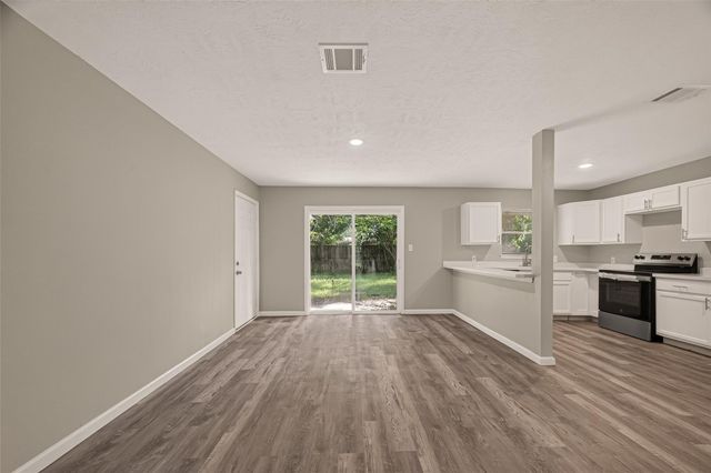 5751 Thrush Drive, Houston, TX 77033