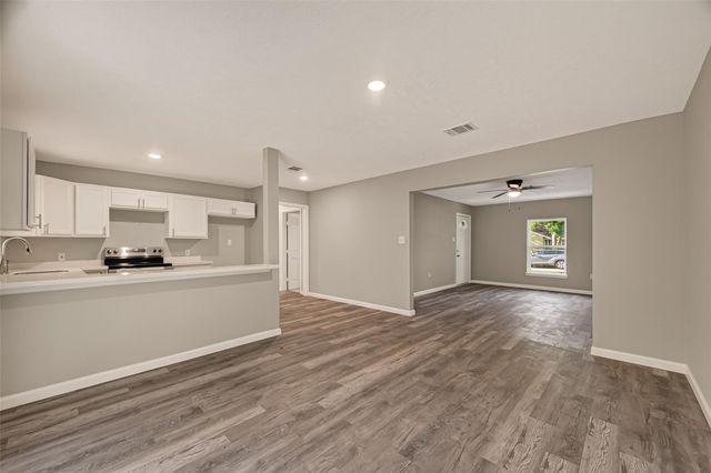 5751 Thrush Drive, Houston, TX 77033