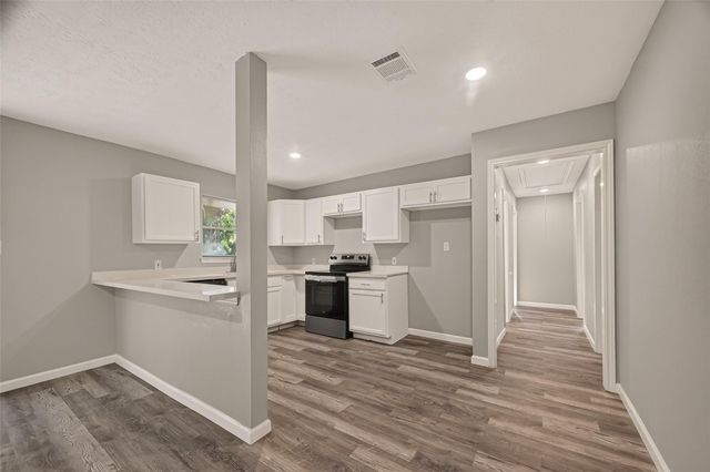 5751 Thrush Drive, Houston, TX 77033