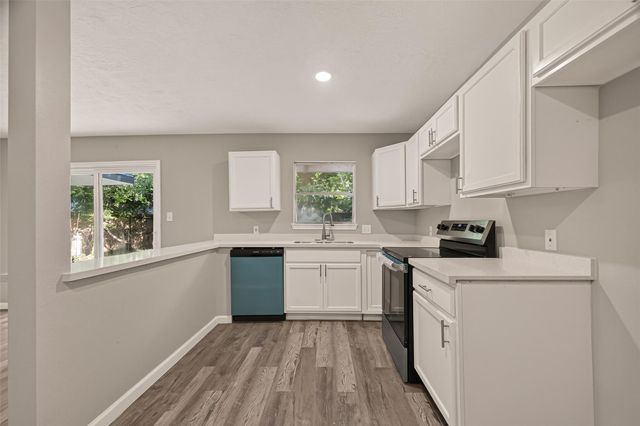 5751 Thrush Drive, Houston, TX 77033