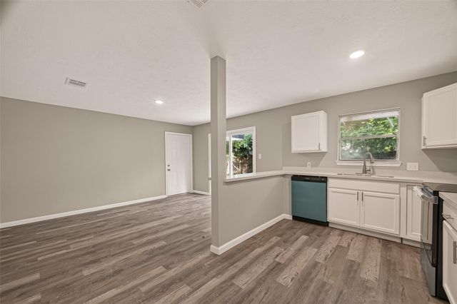 5751 Thrush Drive, Houston, TX 77033