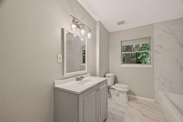 5751 Thrush Drive, Houston, TX 77033