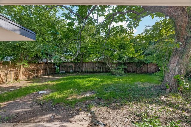 5751 Thrush Drive, Houston, TX 77033