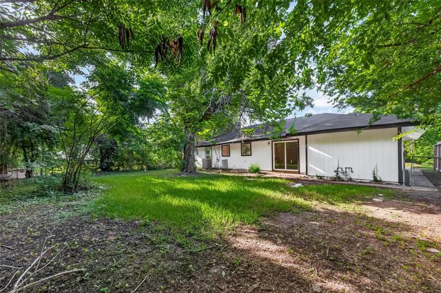 5751 Thrush Drive, Houston, TX 77033