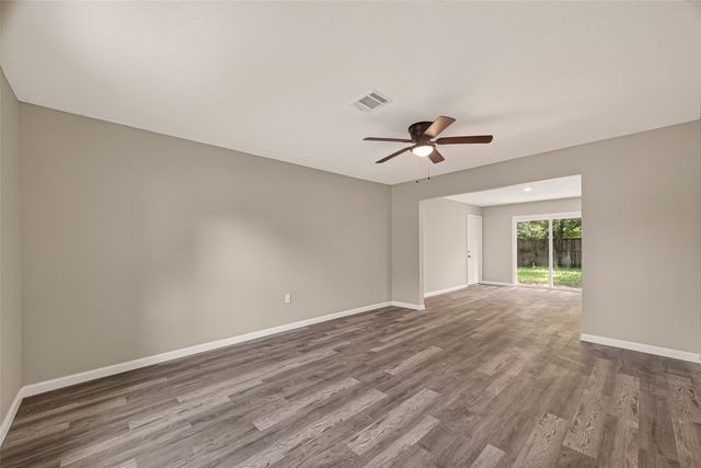 5751 Thrush Drive, Houston, TX 77033