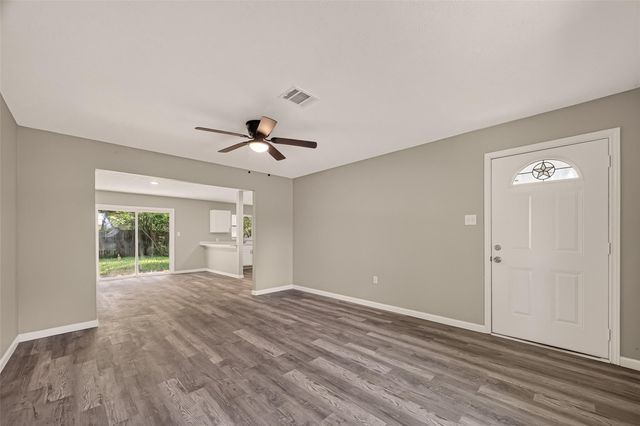 5751 Thrush Drive, Houston, TX 77033