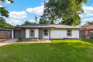 5751 Thrush Drive, Houston, TX 77033