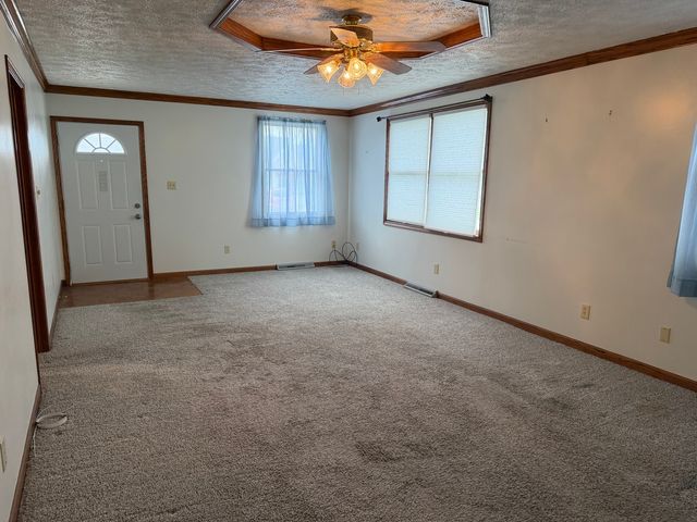 609 E Clay Street, Clinton, IL 61727