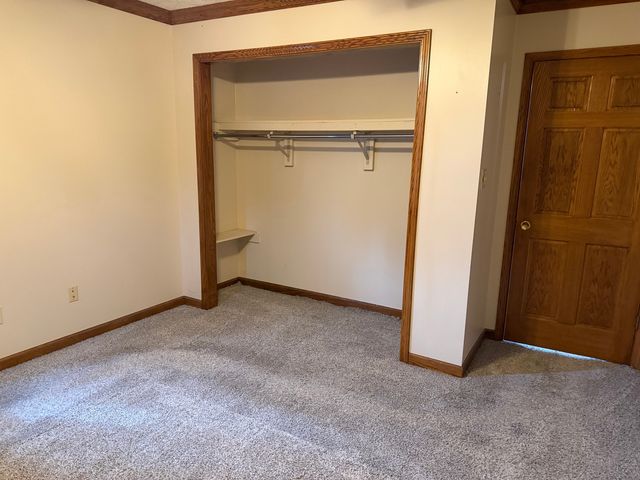 609 E Clay Street, Clinton, IL 61727