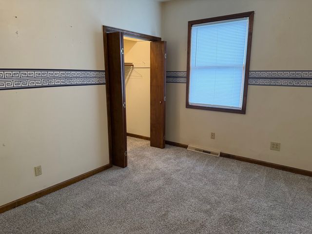 609 E Clay Street, Clinton, IL 61727