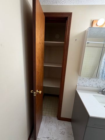 609 E Clay Street, Clinton, IL 61727