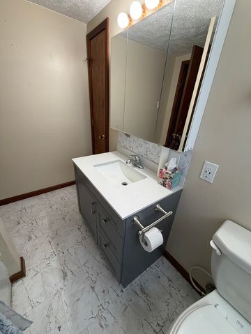 609 E Clay Street, Clinton, IL 61727