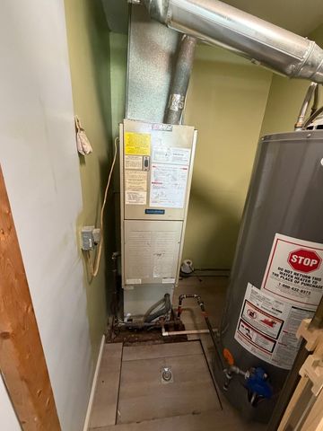 609 E Clay Street, Clinton, IL 61727