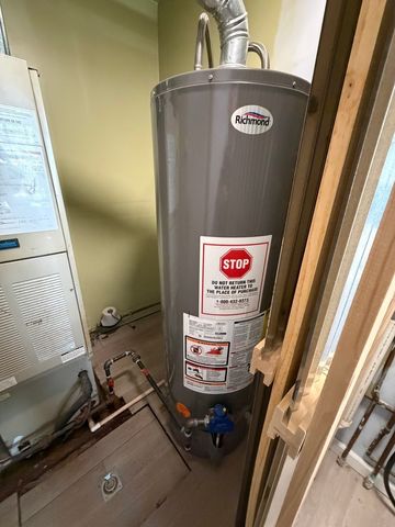 609 E Clay Street, Clinton, IL 61727