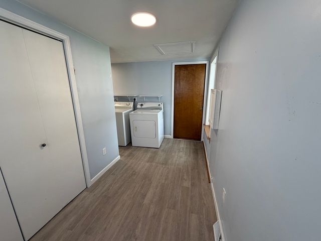 609 E Clay Street, Clinton, IL 61727