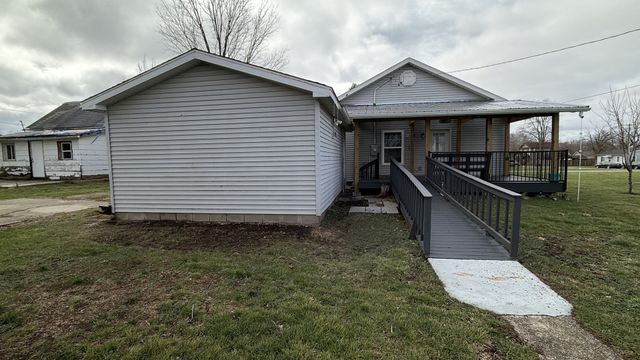 609 E Clay Street, Clinton, IL 61727