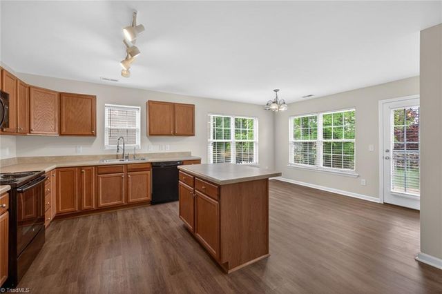 4820 Lighthouse Court, Winston-salem, NC 27127