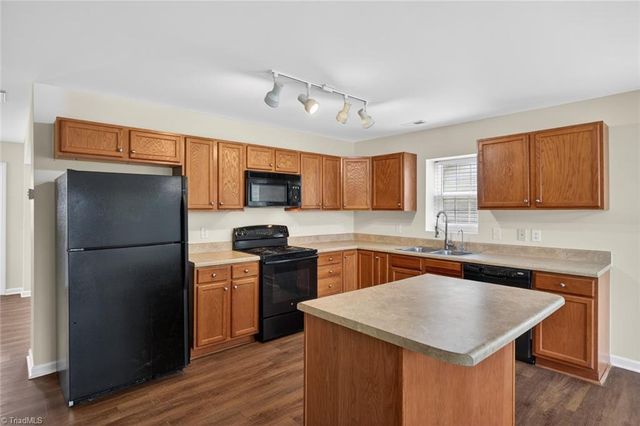 4820 Lighthouse Court, Winston-salem, NC 27127