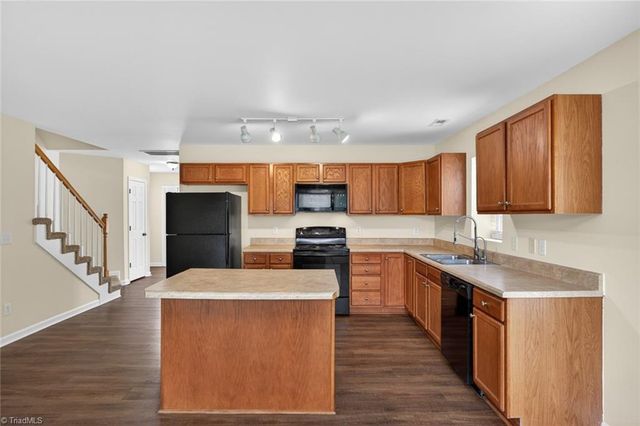 4820 Lighthouse Court, Winston-salem, NC 27127