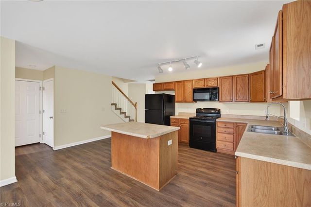 4820 Lighthouse Court, Winston-salem, NC 27127
