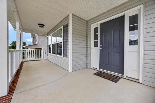 4820 Lighthouse Court, Winston-salem, NC 27127
