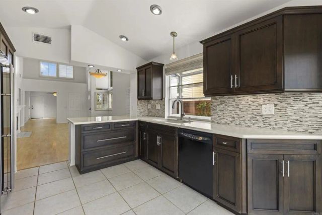 7302 Lantana Terrace, Carlsbad, CA 92011