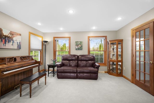 1622 Moonlit DRIVE, Richfield, WI 53076
