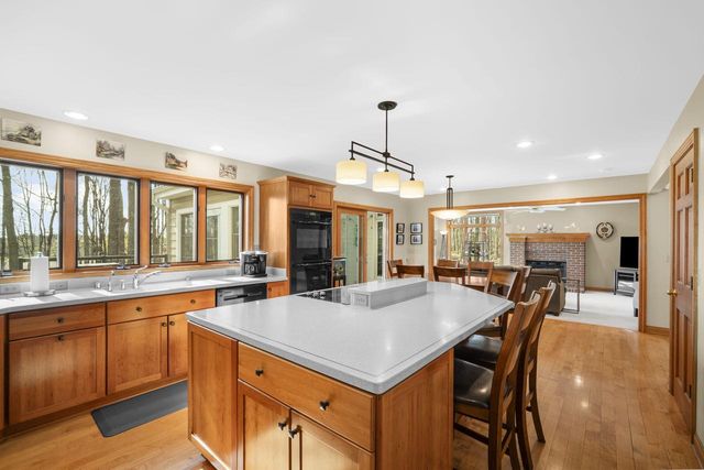 1622 Moonlit DRIVE, Richfield, WI 53076