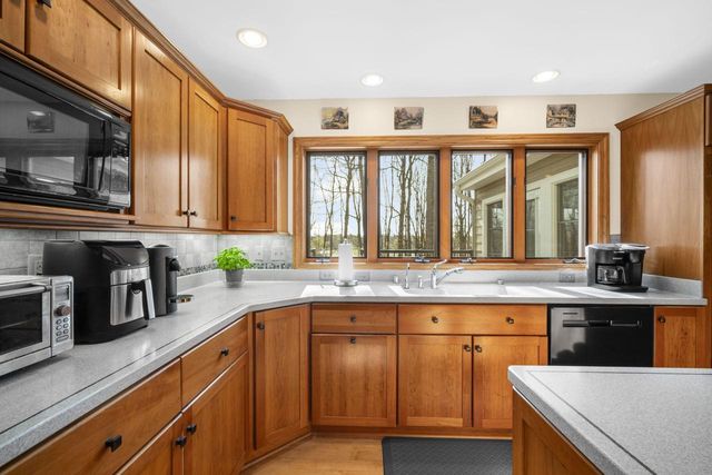 1622 Moonlit DRIVE, Richfield, WI 53076