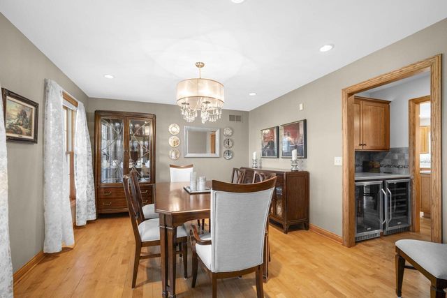 1622 Moonlit DRIVE, Richfield, WI 53076
