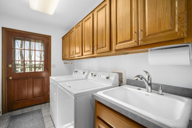 1622 Moonlit DRIVE, Richfield, WI 53076