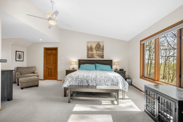 1622 Moonlit DRIVE, Richfield, WI 53076