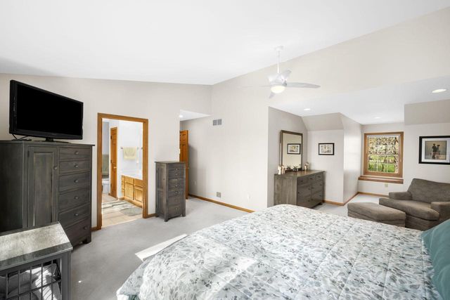 1622 Moonlit DRIVE, Richfield, WI 53076
