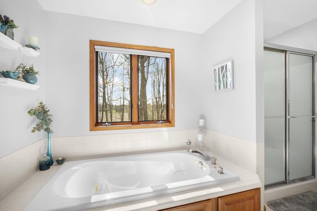 1622 Moonlit DRIVE, Richfield, WI 53076