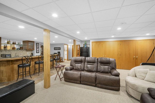 1622 Moonlit DRIVE, Richfield, WI 53076
