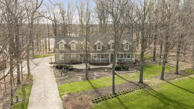 1622 Moonlit DRIVE, Richfield, WI 53076