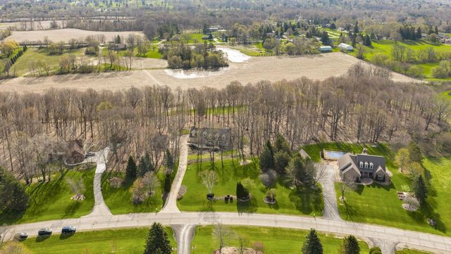 1622 Moonlit DRIVE, Richfield, WI 53076