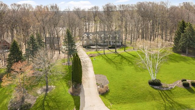 1622 Moonlit DRIVE, Richfield, WI 53076