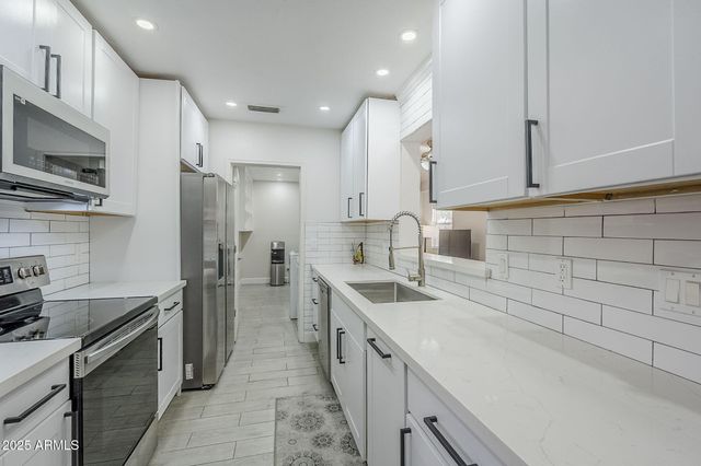 1519 E INDIAN WELLS Drive, Chandler, AZ 85249